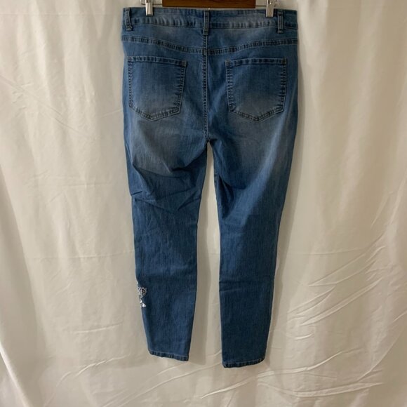 9th & Main Womens Jeans Embroidered Floral White Design, Size 16 - Picture 9 of 16